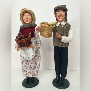 Old Time Pottery Pilgram Figurines Farmer Husband And Wife With Food‎ Baskets